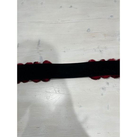 Elegant Red and Black Floral Scarf - Picture 5 of 6